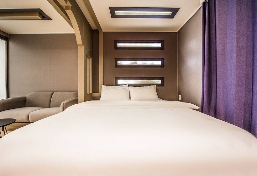 فندق على الطريق Jinju Hotel Servi