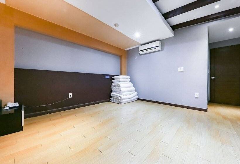 Мотель Seosan Neotel