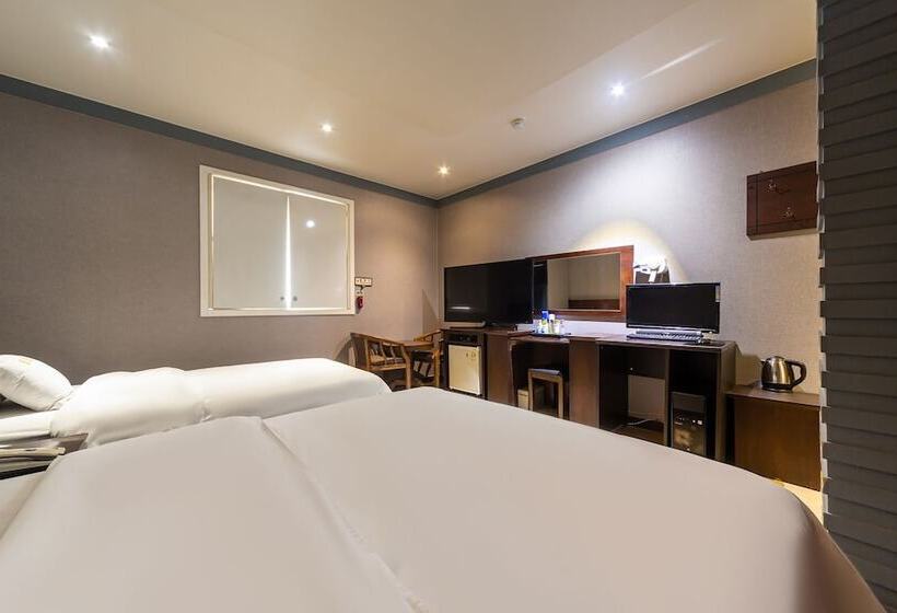 Мотель Seosan Neotel