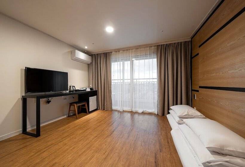 Мотель Songtan Hotel Corner Inn