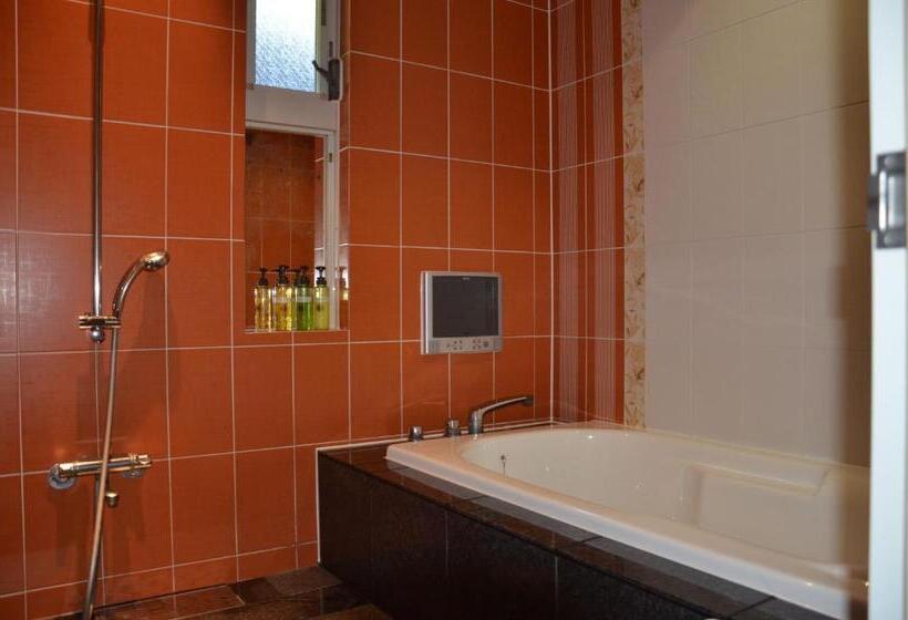 汽车旅馆  Takao Asiel