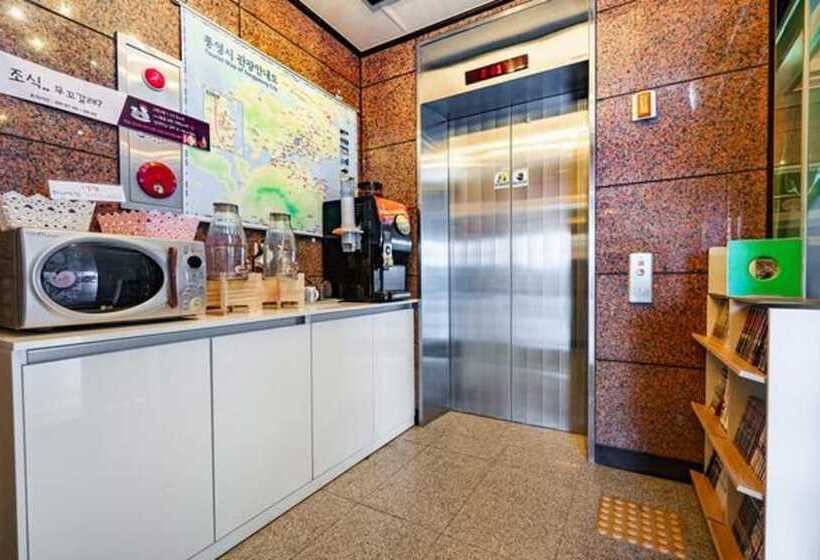 Motel Tongyeong Rock