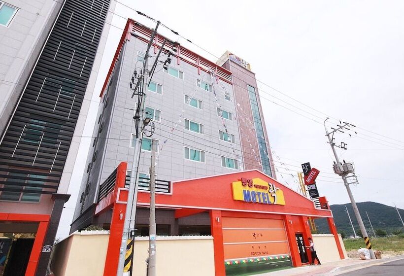 Motel Tongyeong Rock