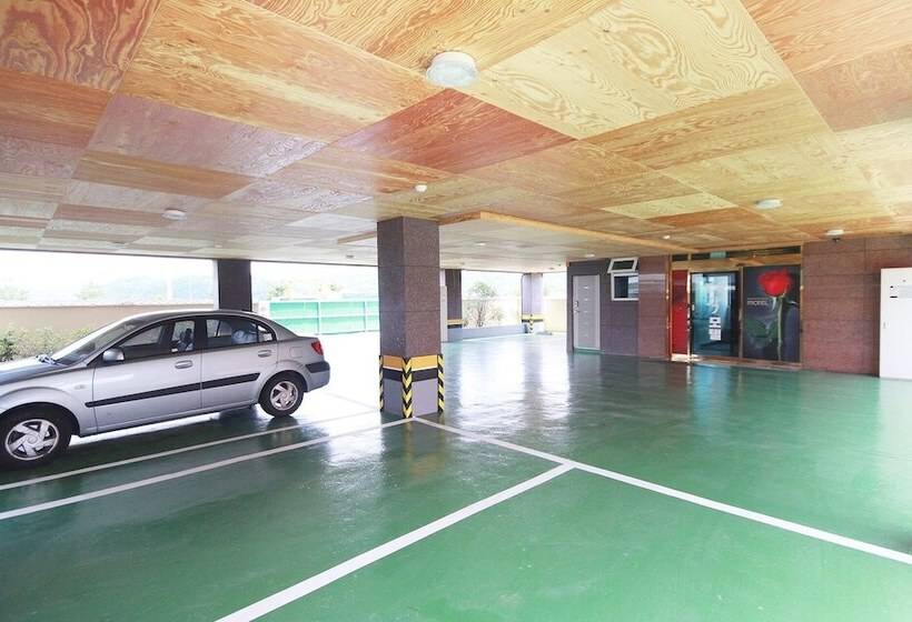 Motel Tongyeong Rock