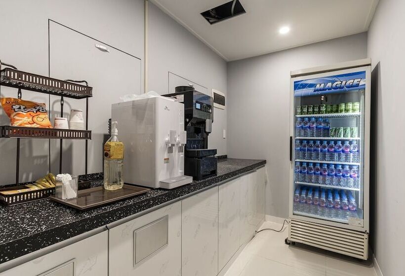 モーテル Wolgot Seven