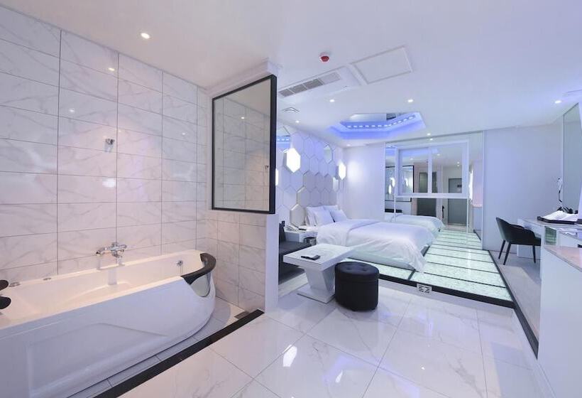 מוטל Wj Hotel Pool House