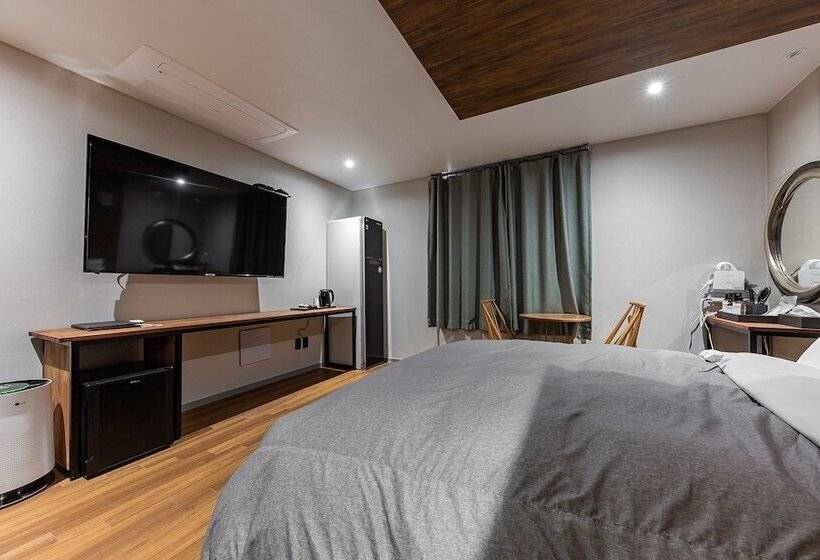 Мотель Yeongdong The J