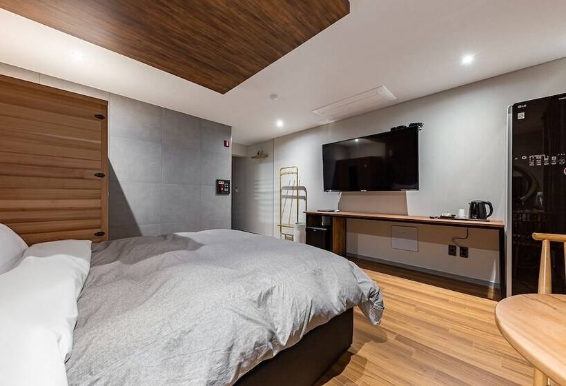 Мотель Yeongdong The J