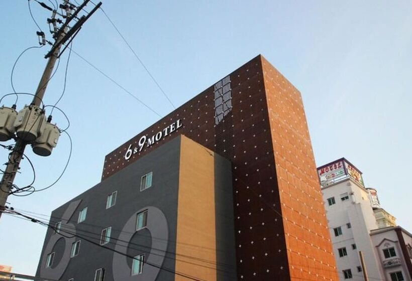 فندق على الطريق Yeosu Six And Nine