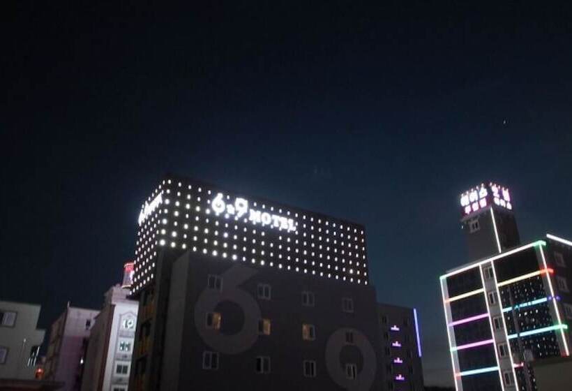 فندق على الطريق Yeosu Six And Nine