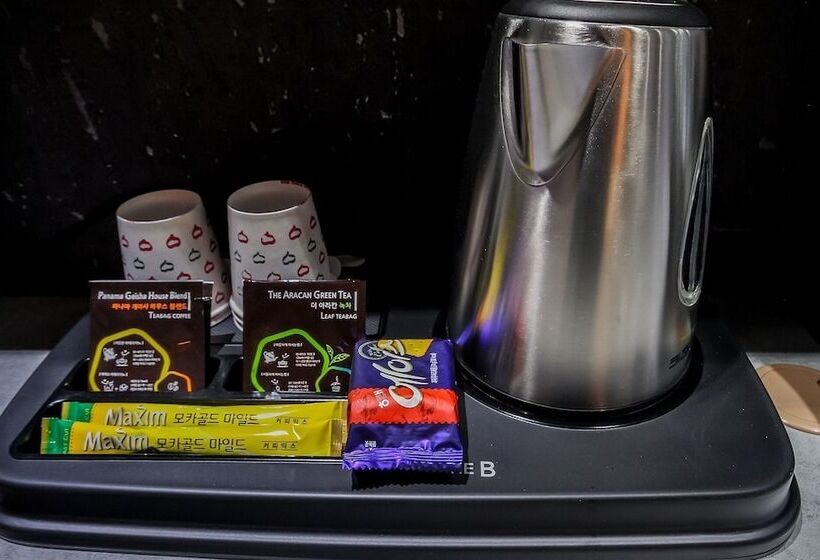 Мотель Yeosu Hotel The B