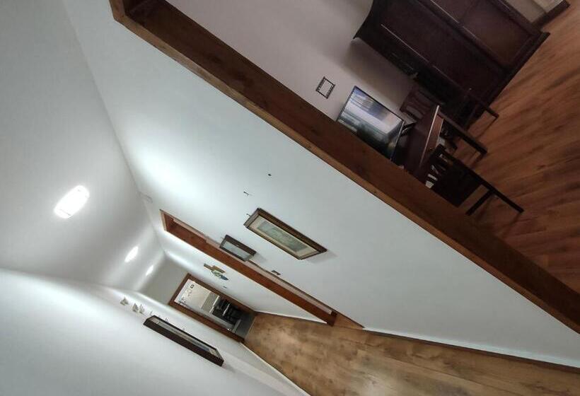 פנסיון Arco Del Vescovo 1