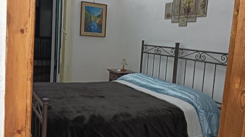 פנסיון Arco Del Vescovo 1