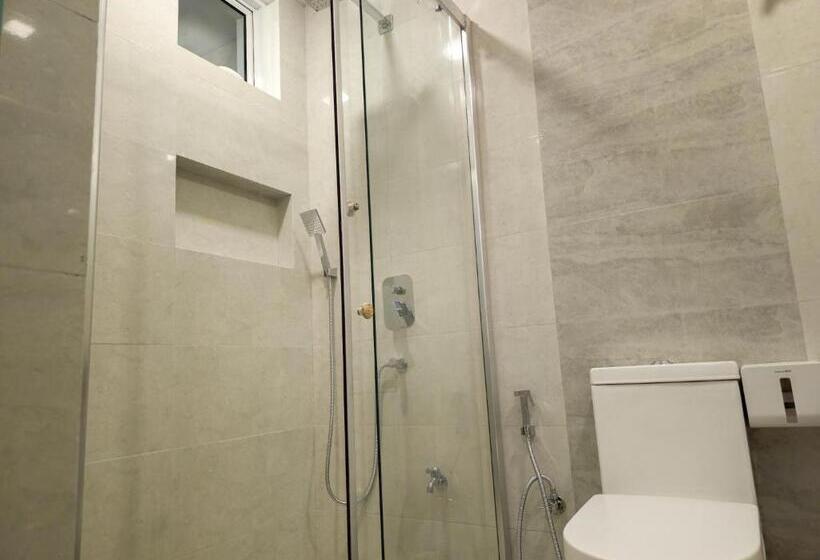 پانسیون Arora View