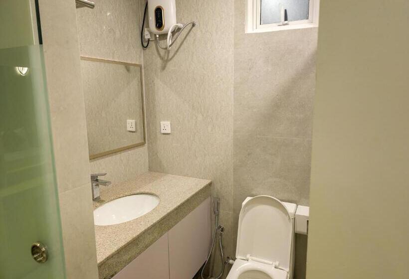 پانسیون Arora View