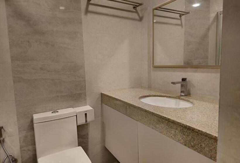 پانسیون Arora View