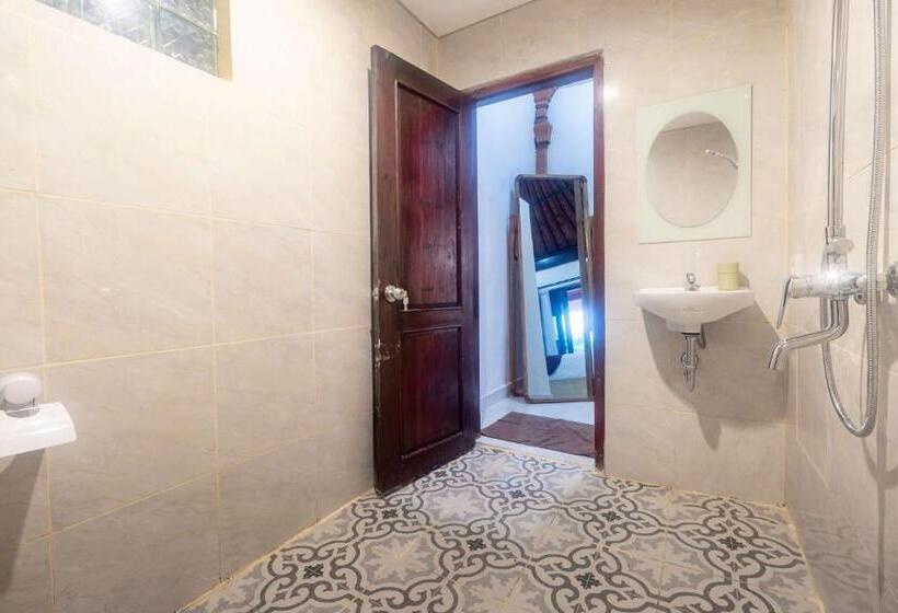 פנסיון Batuan Village