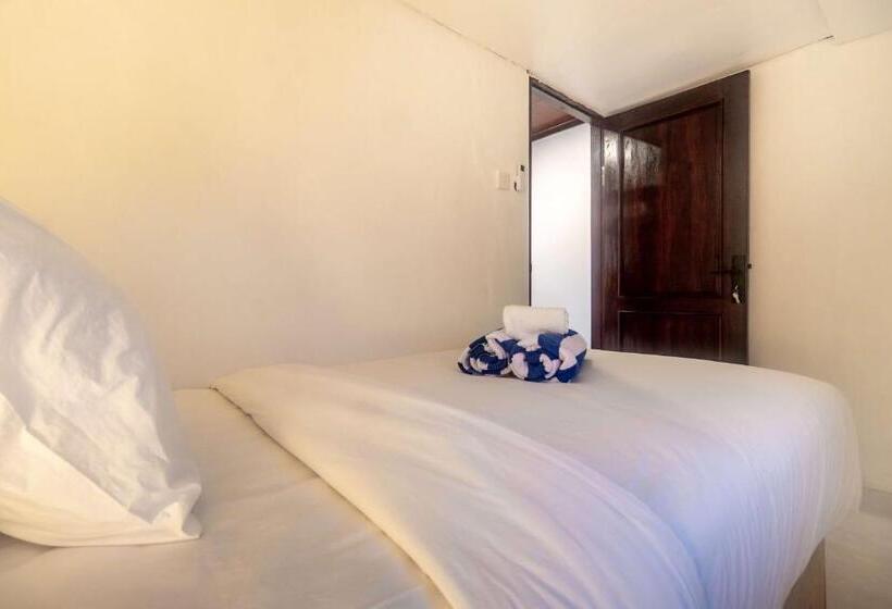 פנסיון Batuan Village