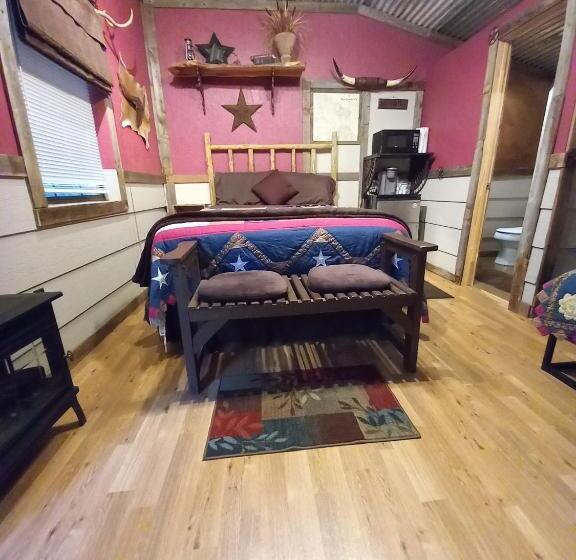 膳宿费 Acorn Hideaways Canton Cozy Frontier Suite 1890s Cattle & Land Decor