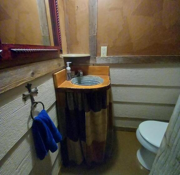 膳宿费 Acorn Hideaways Canton Cozy Frontier Suite 1890s Cattle & Land Decor