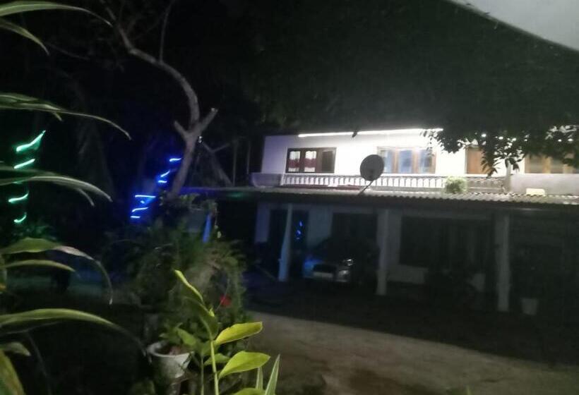 بنسيون Diyathalawa The Mountain Lodge