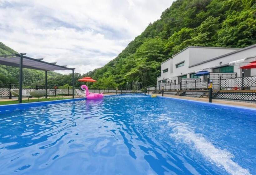 Pensão Gapyeong Leciel Pool Villa