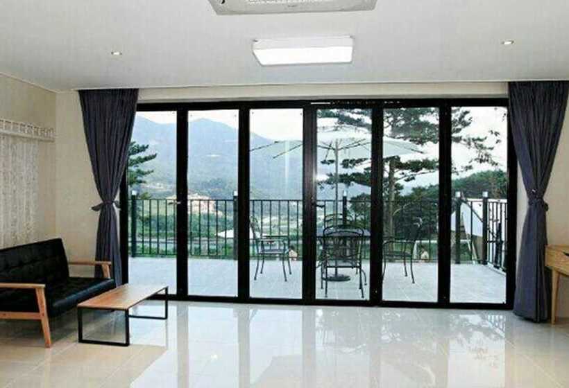 ペンション Miryang Myway Resort