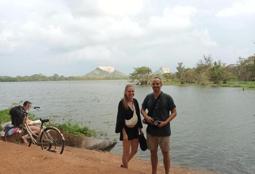 ペンション Sigiri Arana