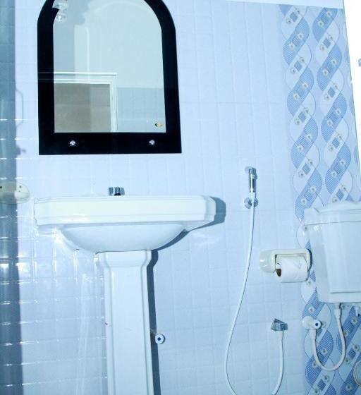 ペンション The Garnet Mirissa