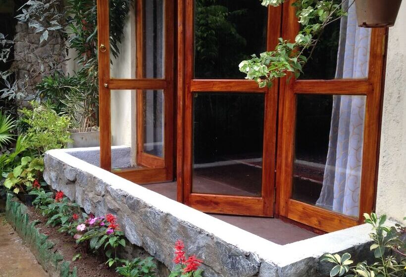 ペンション Yalegoda Walauwa Homestay