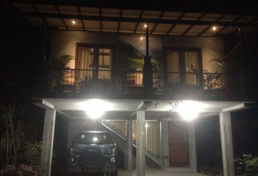 ペンション Yalegoda Walauwa Homestay