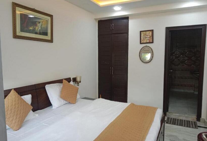 Пансион Yana S B&b Nearby Aiims Hospital