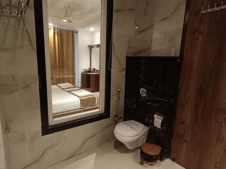 Rr Hotel & Resort