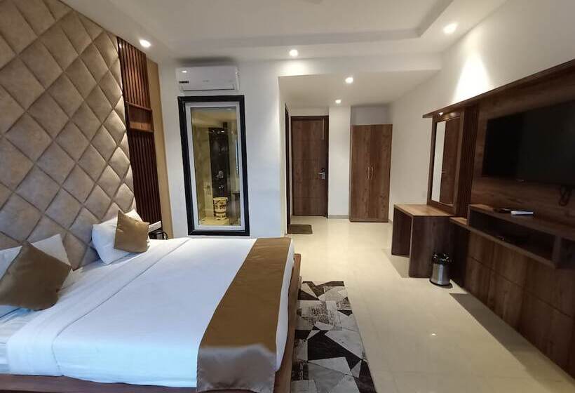 Rr Hotel & Resort