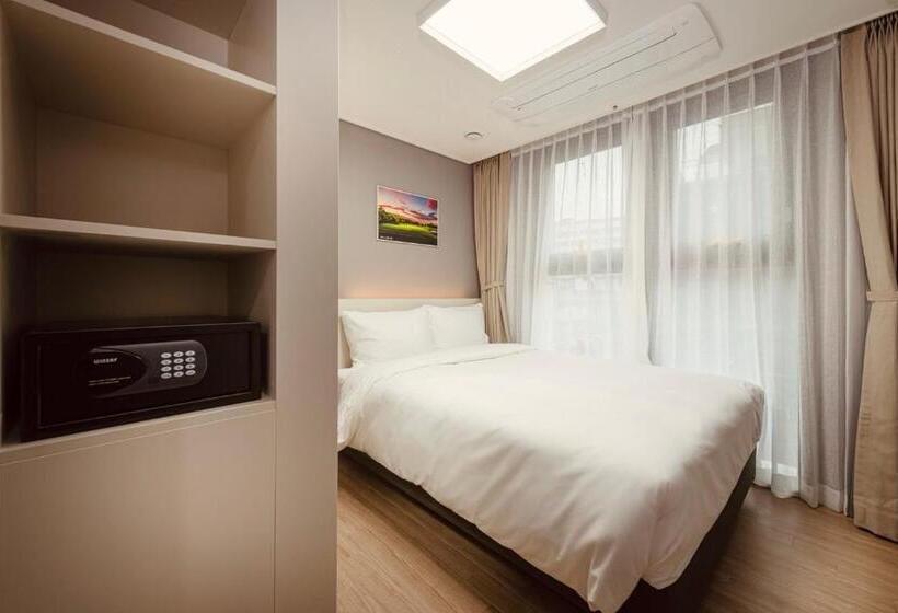 Sollago Myeongdong Hotel & Residence