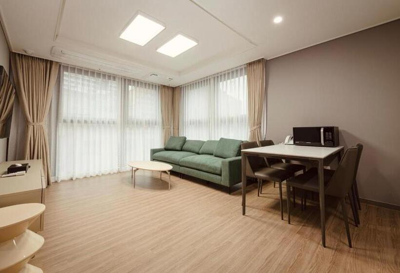 Sollago Myeongdong Hotel & Residence