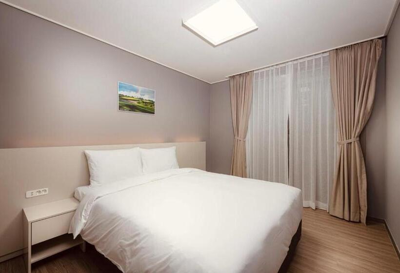 Sollago Myeongdong Hotel & Residence