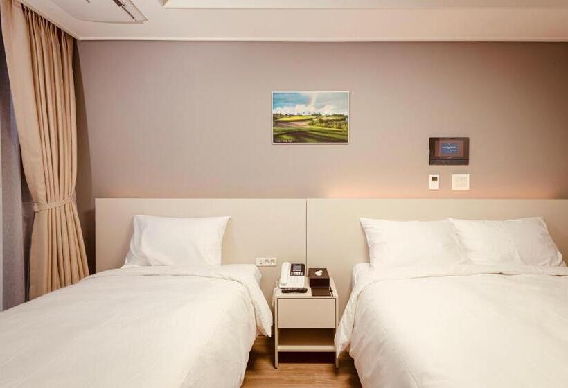 Sollago Myeongdong Hotel & Residence