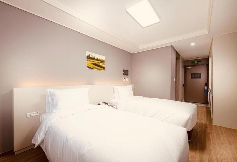 Sollago Myeongdong Hotel & Residence