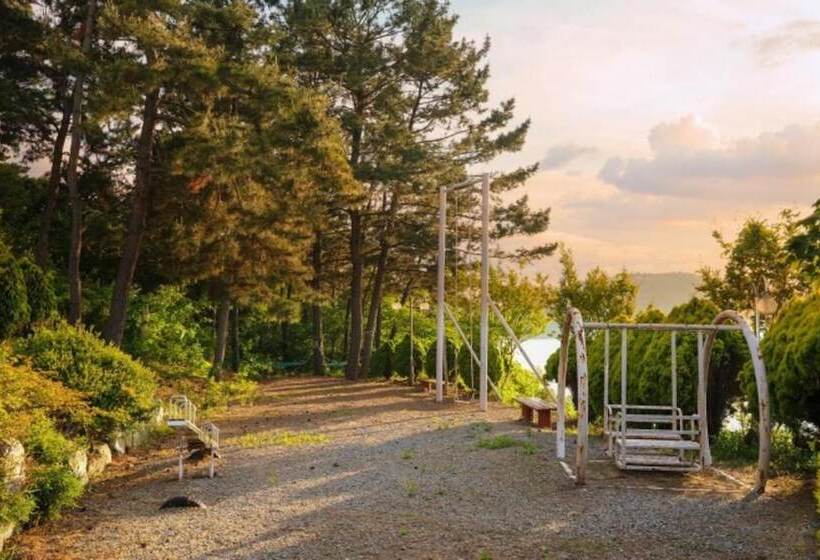 Taean Red Pension