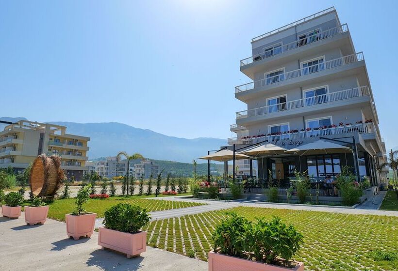 The Peak Hotel & Lounge