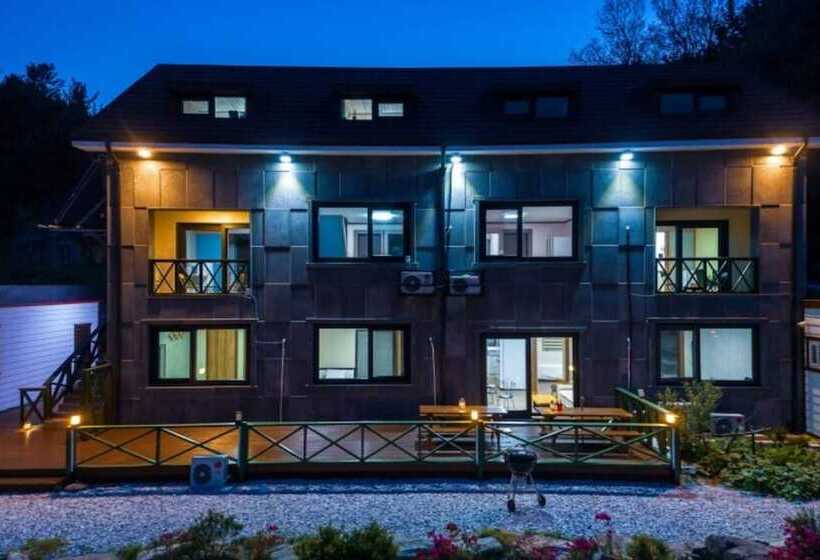 Uljin Dolbit Pension