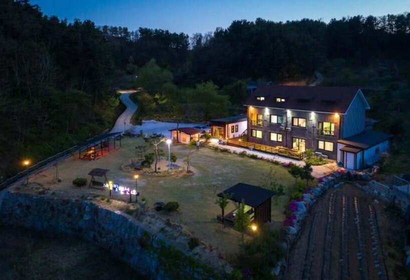 Uljin Dolbit Pension