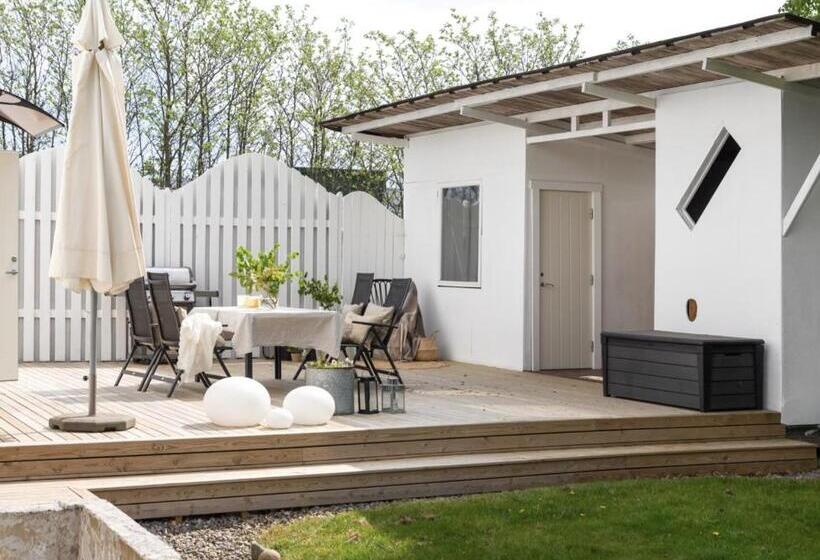 Общежитие Comfortable Guest Rooms With Fully Equipped Kitchen And Cosy Living Room