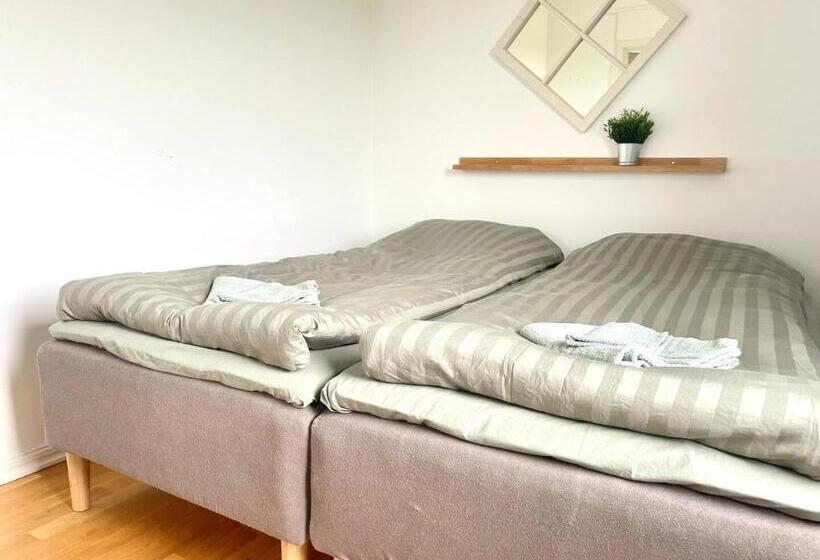 Общежитие Comfortable Guest Rooms With Fully Equipped Kitchen And Cosy Living Room