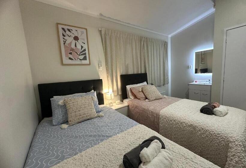 הוסטל Eden Lodge