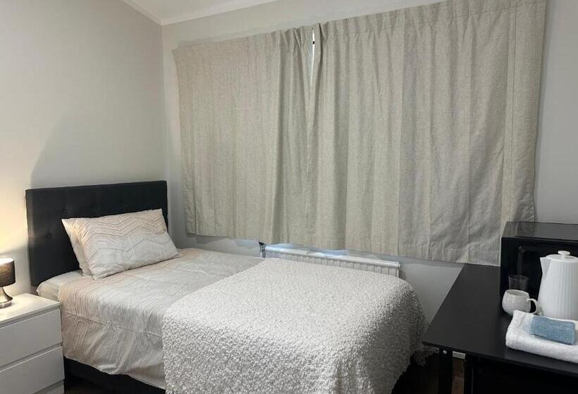 הוסטל Eden Lodge