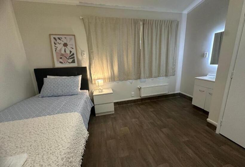 הוסטל Eden Lodge