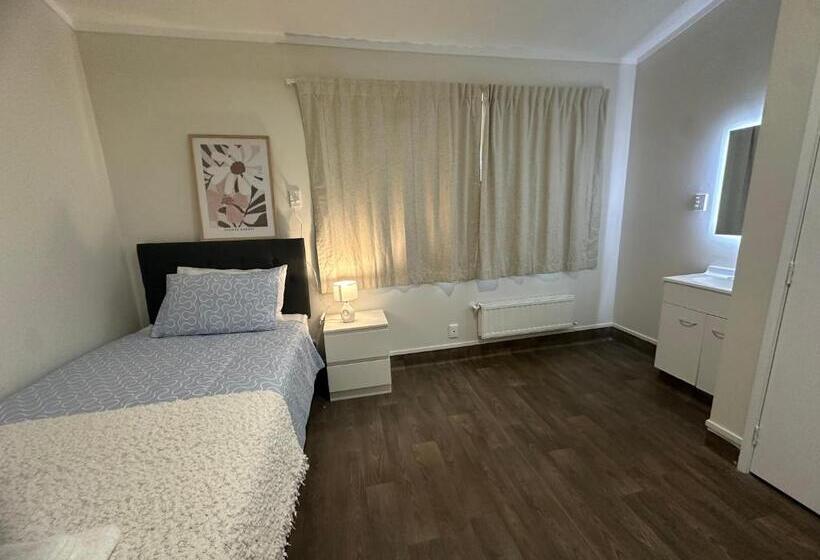 הוסטל Eden Lodge