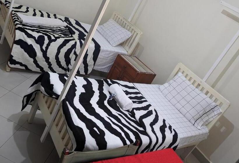 ユースホステル Jacaranda Homestay